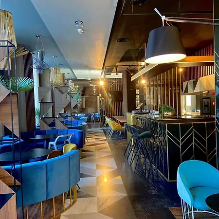 Radisson Blu Aurum Hotel, Hotel